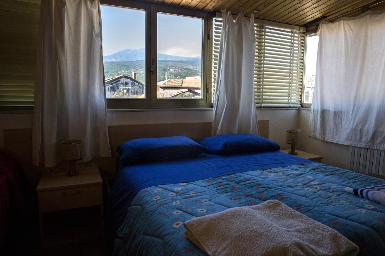 La Finestra Sull'Etna Villa Linguaglossa Ruang foto